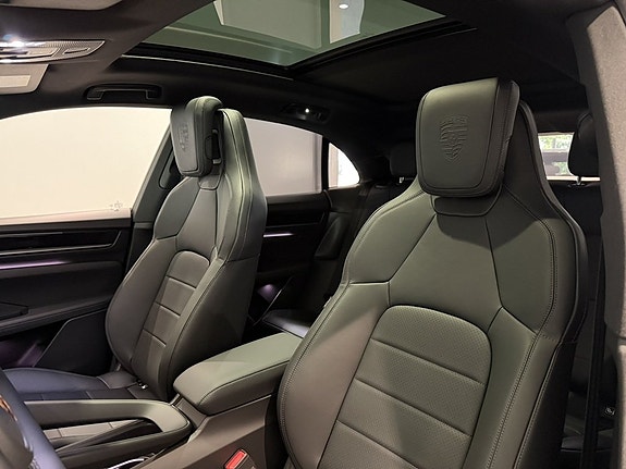 Porsche Macan 4 11 of 23