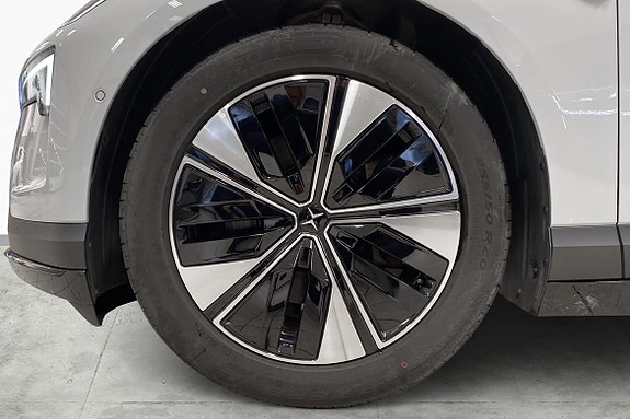 Polestar 4 6 of 17