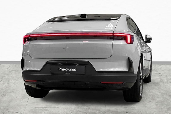 Polestar 4 9 of 17