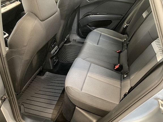 Audi Q4 e-tron 10 of 23