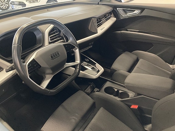 Audi Q4 e-tron 9 of 23
