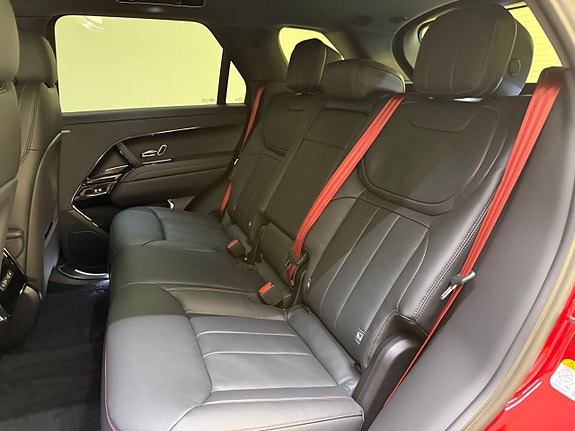 Land Rover Range Rover Sport 18 of 22