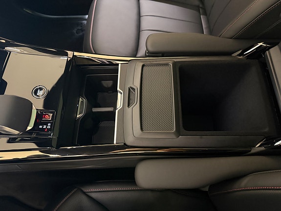 Land Rover Range Rover Sport 13 of 22