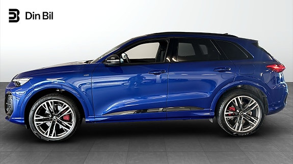 Audi Q5 2 of 22