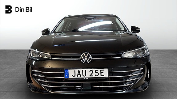 Volkswagen Passat 4 of 13