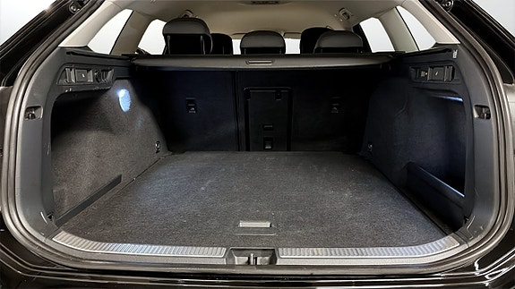 Volkswagen Passat 12 of 13