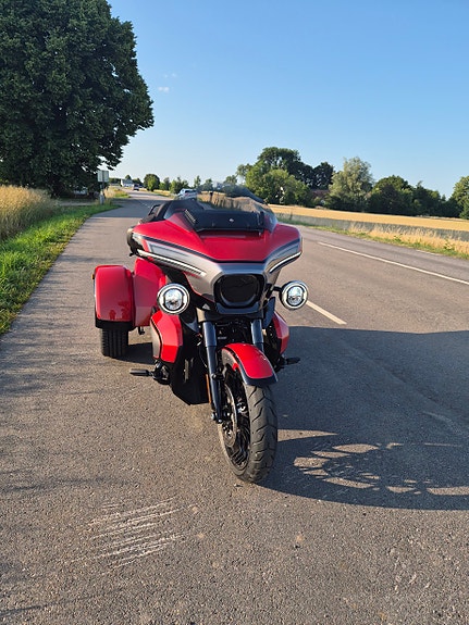 Harley-Davidson CVO STREET GLIDE 3 2 of 3