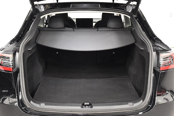 Tesla Model Y 26 of 26