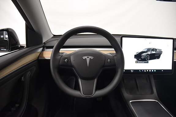Tesla Model Y 2 of 26