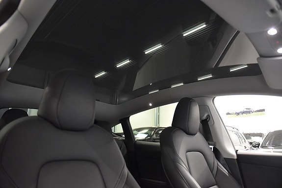 Tesla Model Y 13 of 26