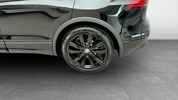 Volkswagen Tiguan 6 of 14