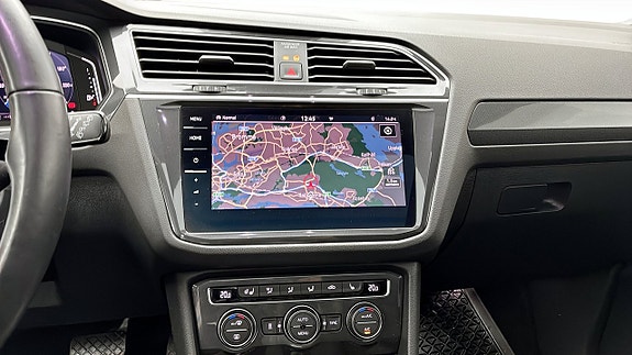 Volkswagen Tiguan 10 of 14