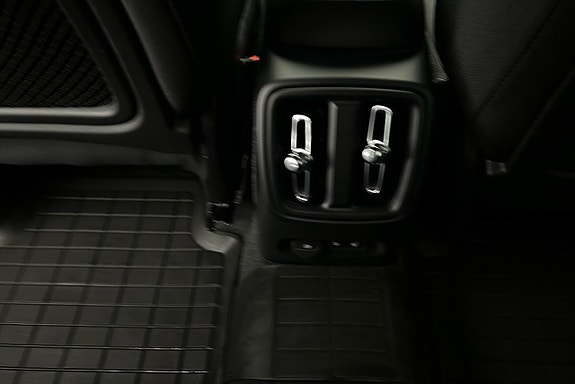 Volvo XC40 19 of 24