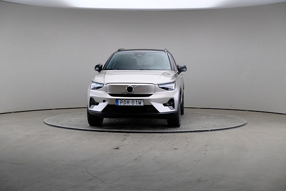 Volvo XC40 3 of 24