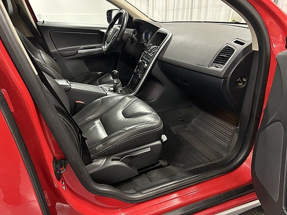 Volvo XC60 7 of 22