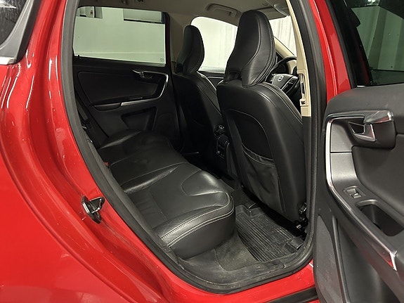 Volvo XC60 10 of 22