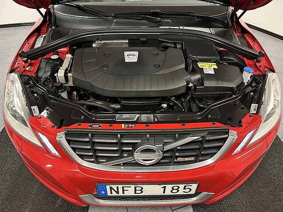 Volvo XC60 13 of 22