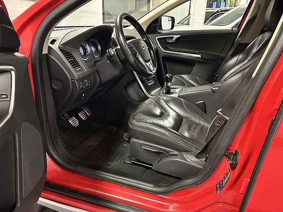 Volvo XC60 8 of 22