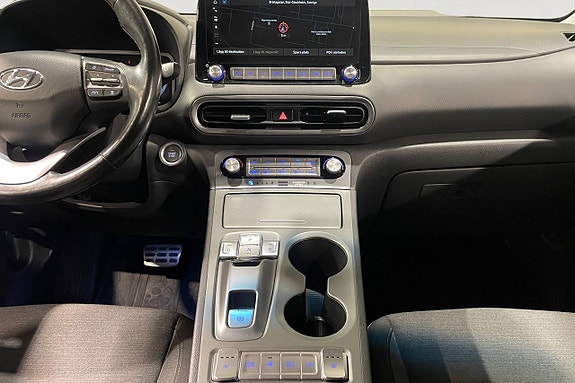 Hyundai Kona 12 of 17