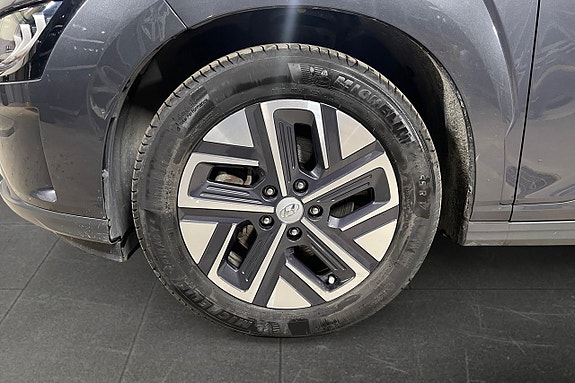 Hyundai Kona 15 of 17