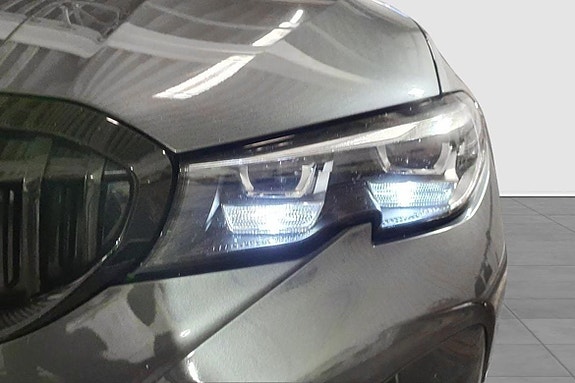 BMW 330e 24 of 24