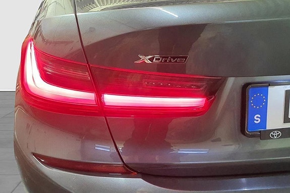 BMW 330e 10 of 24