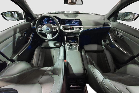 BMW 330e 13 of 24