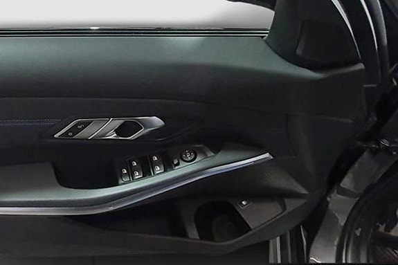 BMW 330e 19 of 24