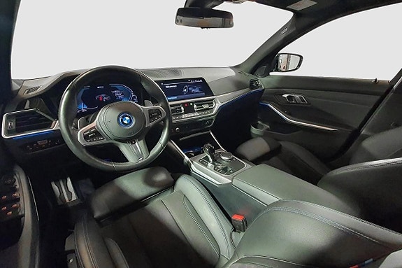 BMW 330e 12 of 24