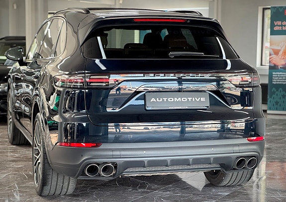 Porsche Cayenne S 6 of 27