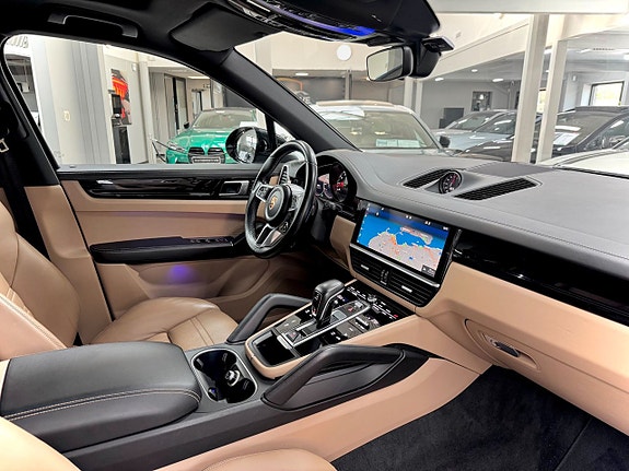 Porsche Cayenne S 16 of 27