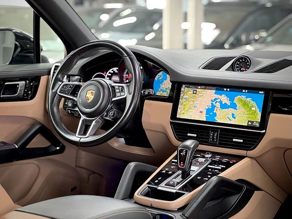 Porsche Cayenne S 10 of 27
