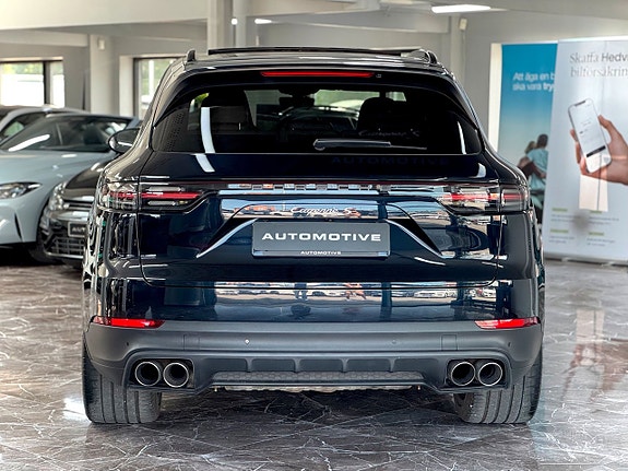 Porsche Cayenne S 3 of 27