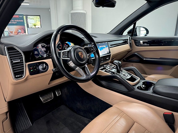 Porsche Cayenne S 17 of 27