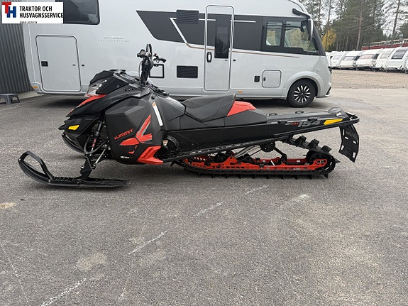 Ski-Doo Summit X 154 800 EL-start -14 4 of 8