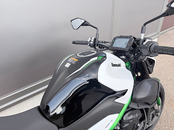 Kawasaki Z900 * Visnings Ex * Beställ din 2027 * 5 of 9