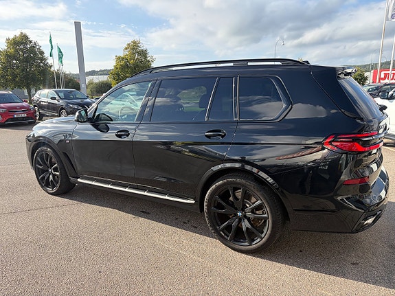 BMW X7 5 of 26