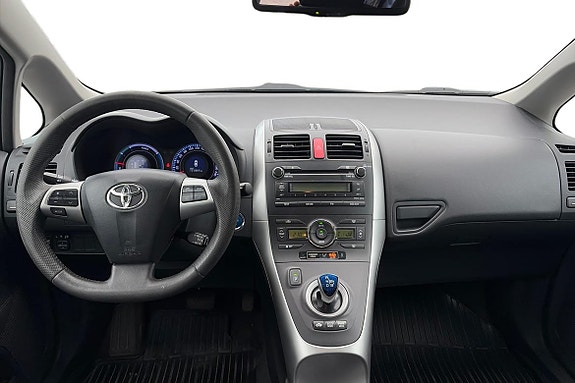 Toyota Auris 9 of 21