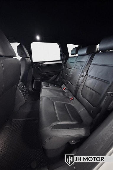 Volkswagen Touareg 15 of 19