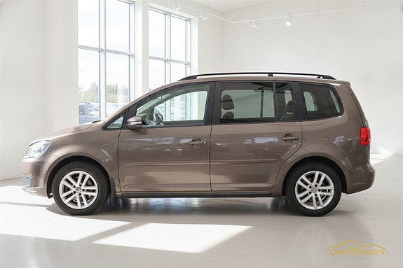 Volkswagen Touran 3 of 15