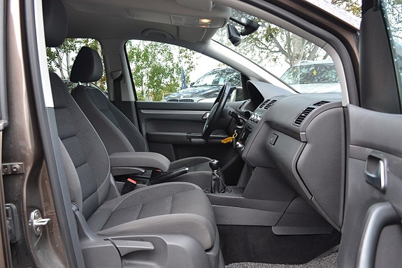 Volkswagen Touran 8 of 15