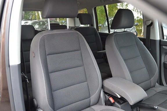 Volkswagen Touran 9 of 15