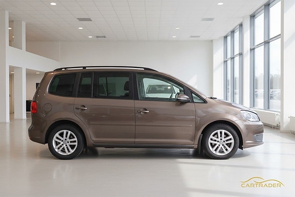 Volkswagen Touran 4 of 15