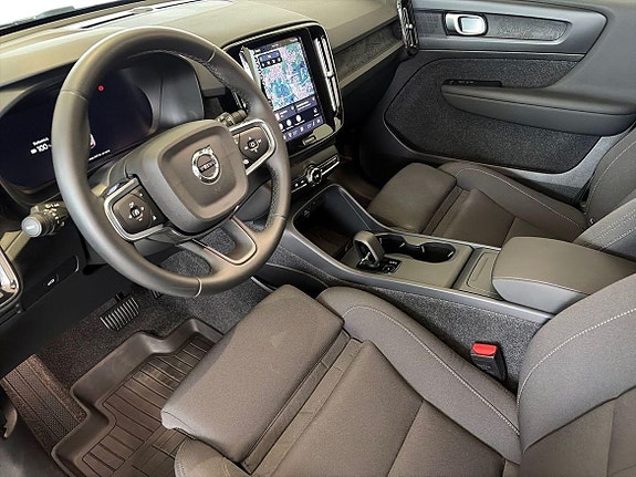 Volvo EX40 9 of 20