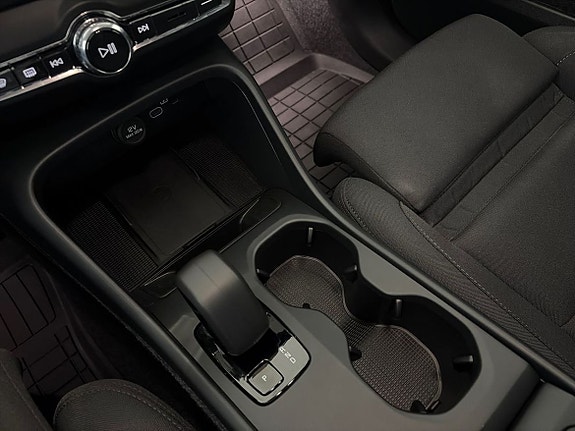 Volvo EX40 16 of 20