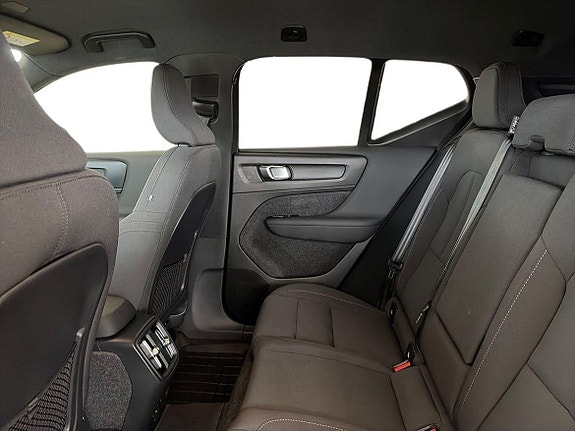 Volvo EX40 12 of 20