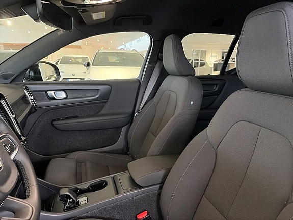 Volvo EX40 10 of 20