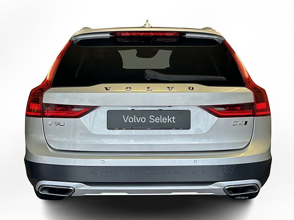Volvo V90 Cross Country 6 of 13