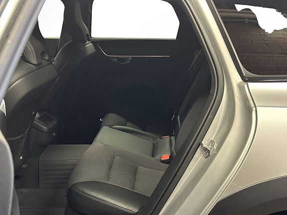 Volvo V90 Cross Country 10 of 13