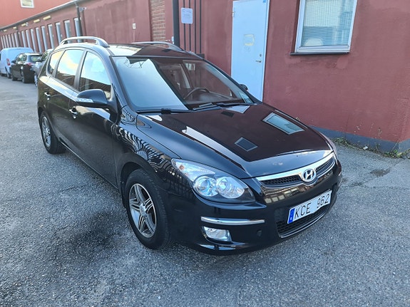 Hyundai i30 2 of 13